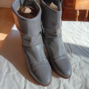 Size 7 1/2 Vintage FRYE Boots
